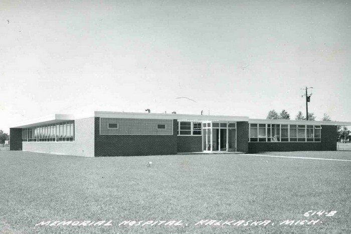 Memorial Hospital Kalkaska Michigan (newer photo)